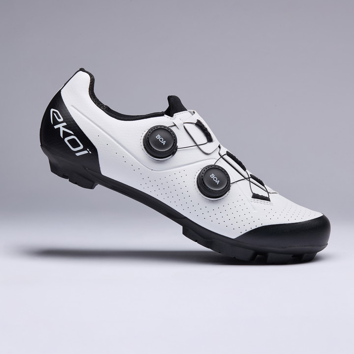 Chaussure  XC R4 Blanche&Noire