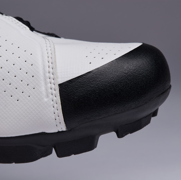 Chaussure  XC R4 Blanche&Noire