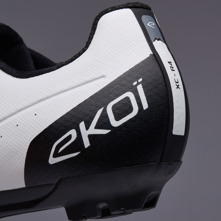 Chaussure  XC R4 Blanche&Noire