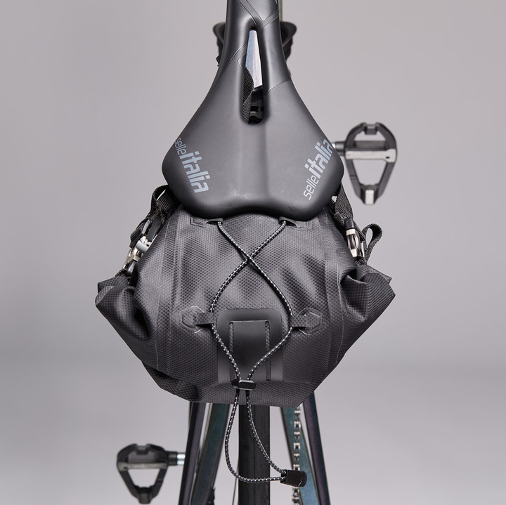 SACOCHE SELLE GRAVEL BIKE PACKING EXPLORER EKOI NOIR 14L