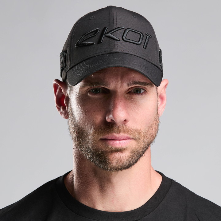 EKOI PODIUM SCHWARZE KAPPE