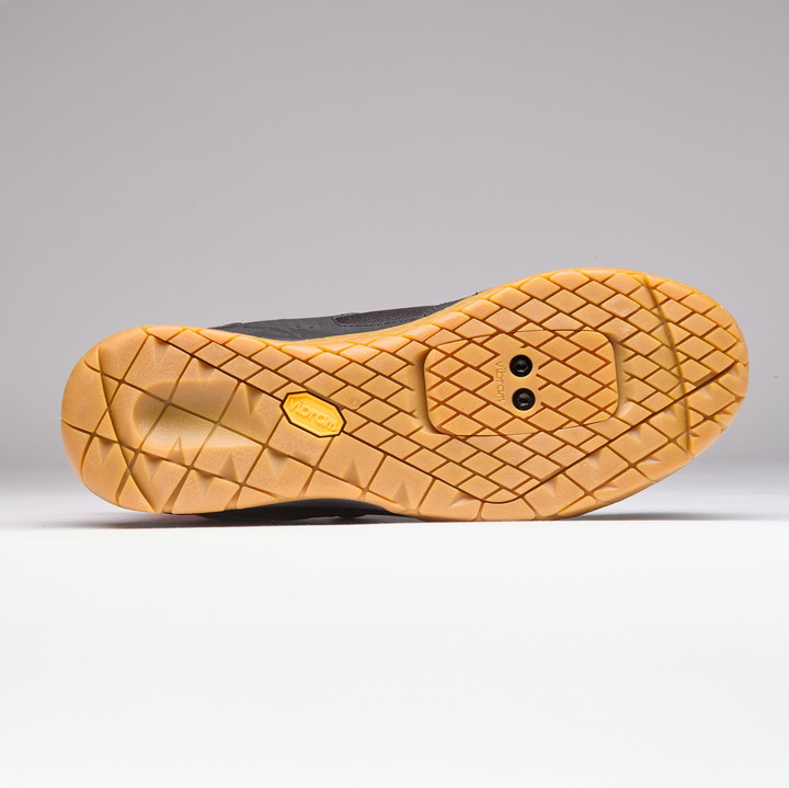 Tretry EKOI Racing GE C4 BOA