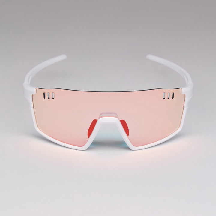 X466  blanc photocromic red cat 1-3