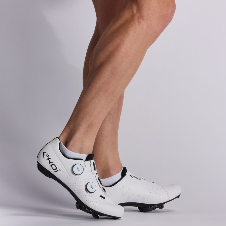 KORTE WITTE ESSENTIALS KOERSSOKKEN
