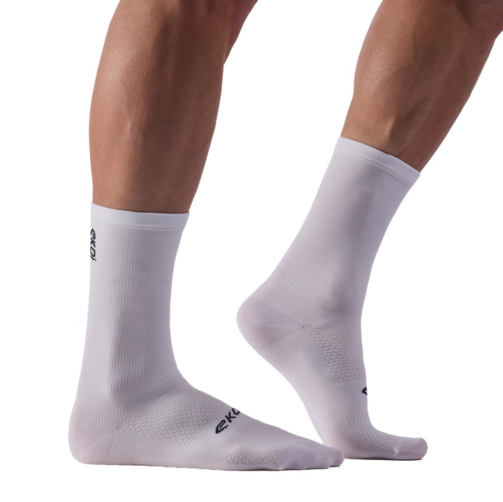 Skarpetki 18 cm ESSENTIALS + Białe