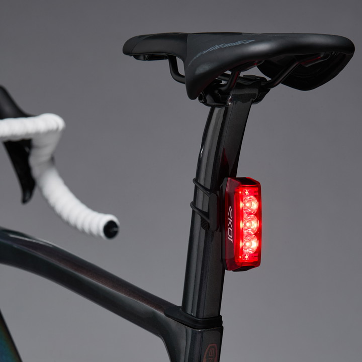 FEU ARRIERE  POWERFUL 300 LUMENS