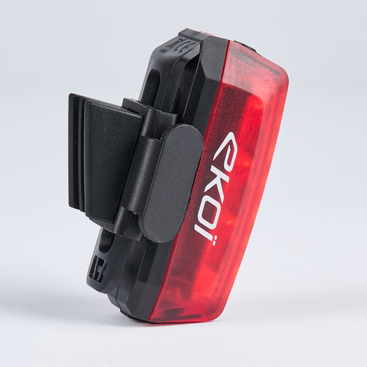 FEU ARRIERE  POWERFUL 300 LUMENS