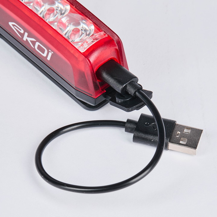 FEU ARRIERE  300 LUMENS