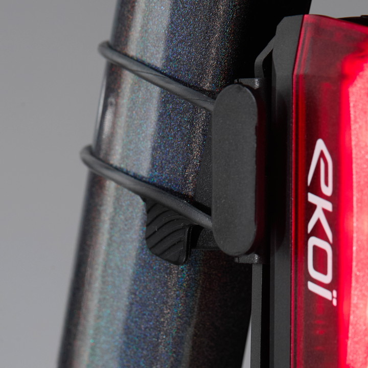 FEU ARRIERE  POWERFUL 300 LUMENS