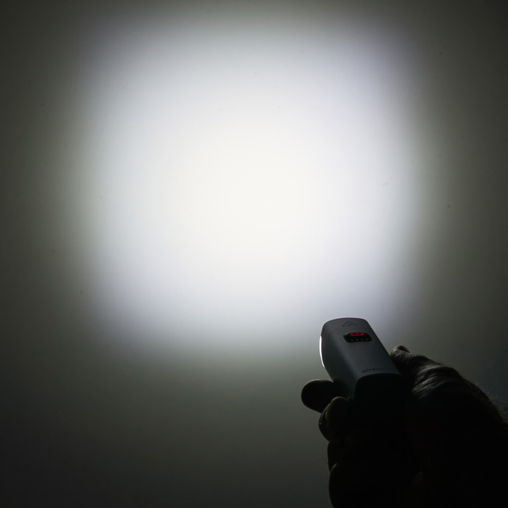 FEU AVANT POWERFUL BIKE LIGHT 1000 LUMENS