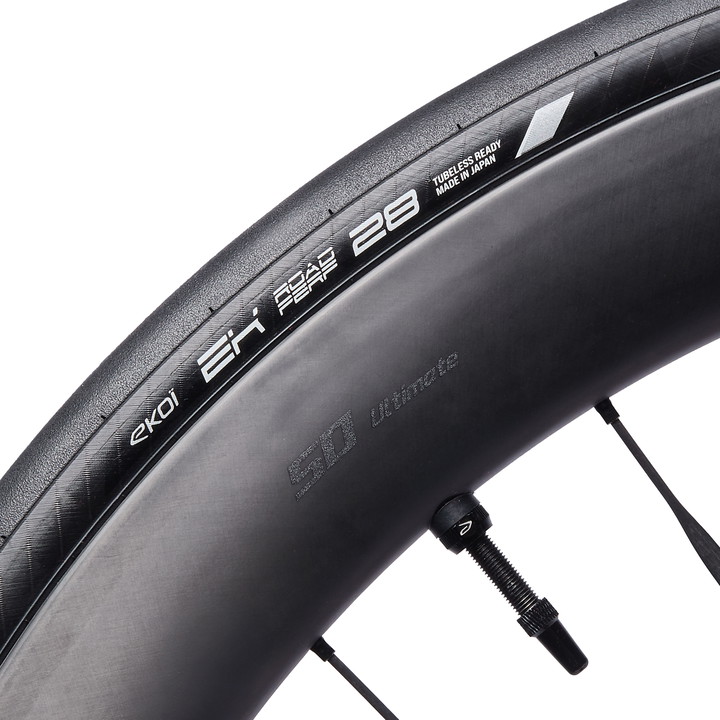 PNEU EKOI ROAD PERFORMANCE 28 TLR BLACK