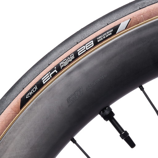 Silniční plášť EKOI Perf 28 TUBELESS READY jantarový