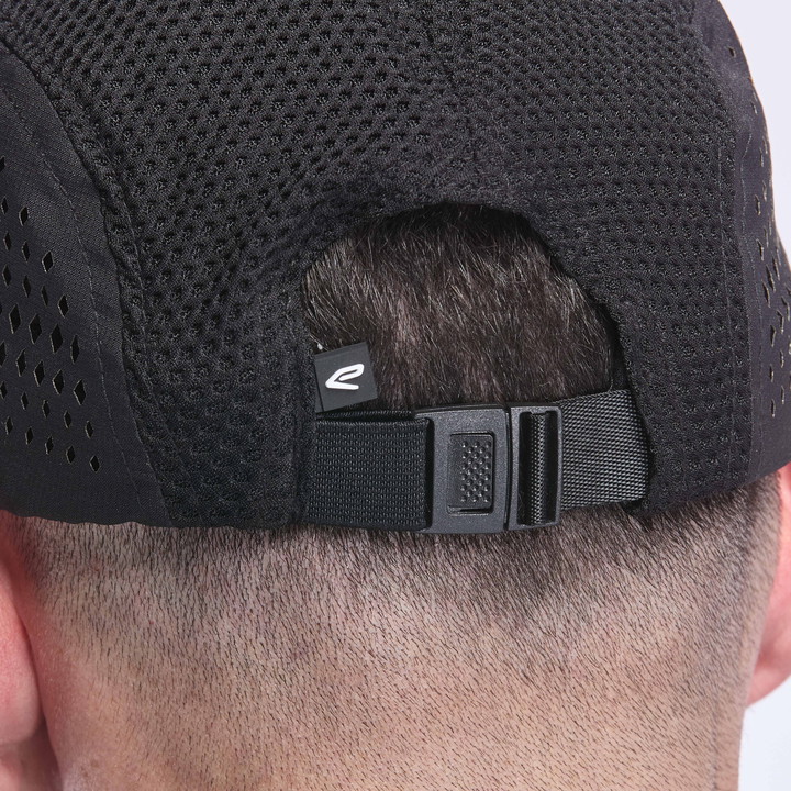 SS26 GORRA RUNNING ICE CAP NEGRA