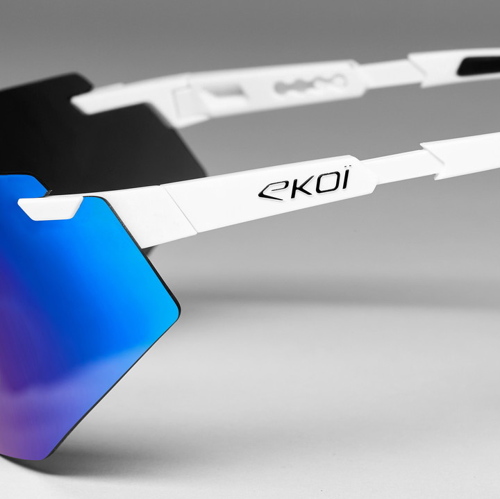 AEROLITE white black + full revo blue cat 3