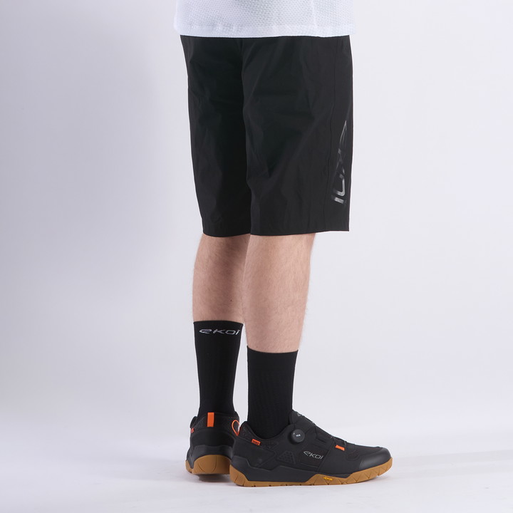 Short VTT EKOI Perf Noir Stealth