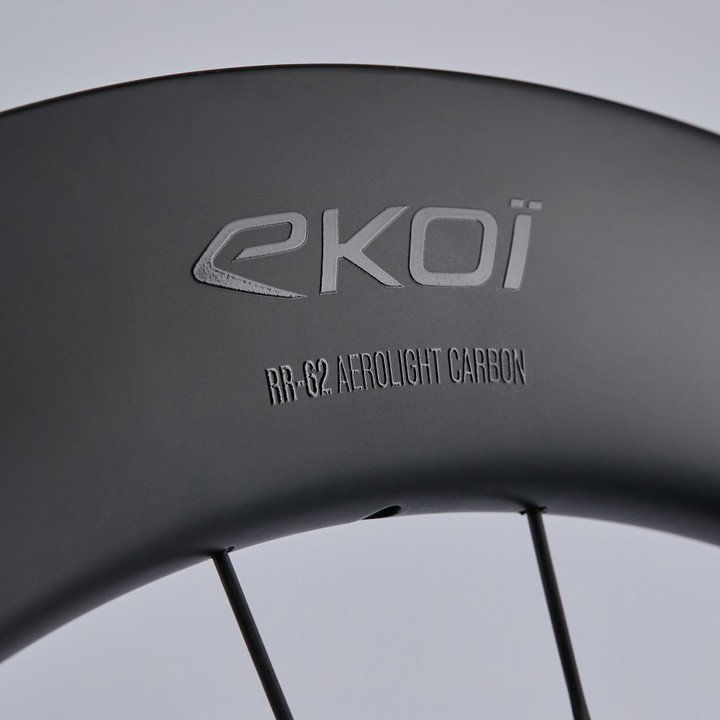Paire de Roues EKOI Racing RR-50 AEROLIGHT CARBON SILVER LTD moyeu silver SHIMANO