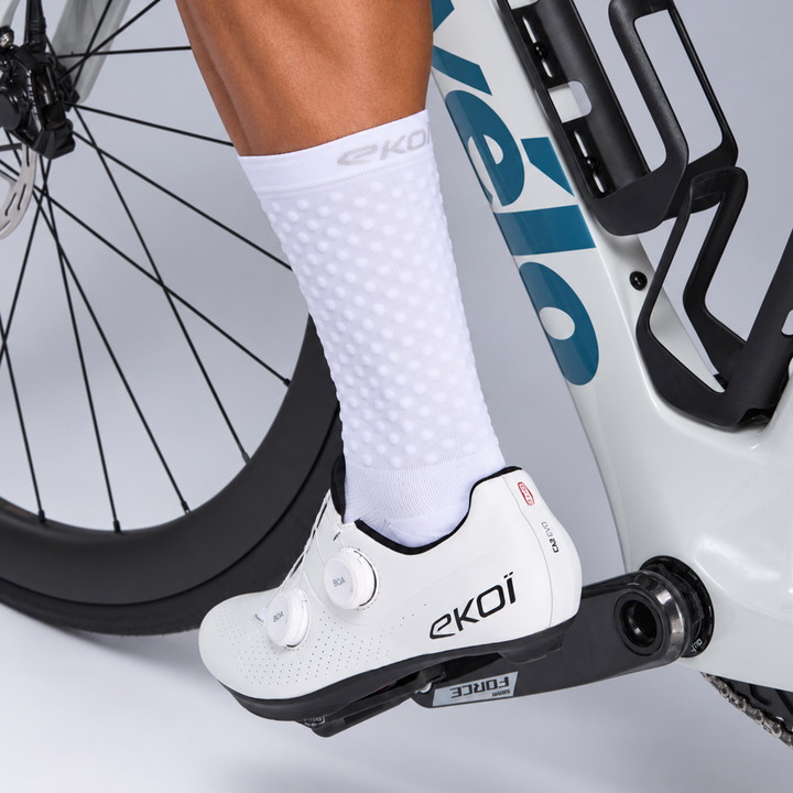 Chaussettes EKOI Perf  AERO FASTER LINE  18 cm Blanches