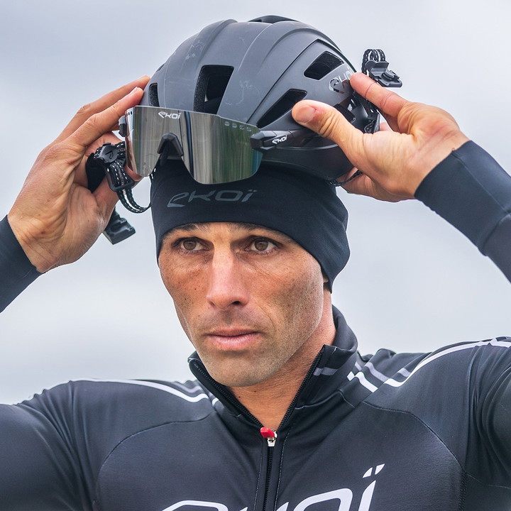BONNET SOUS CASQUE NOIR UNI 2016